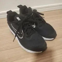 美品　Nike Air Zoom ブラックスニーカー 22.5cm