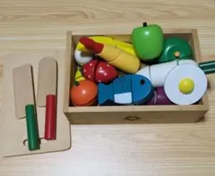 木製おままごとセット　食べ物18種　まな板　包丁付き　クリーニング済