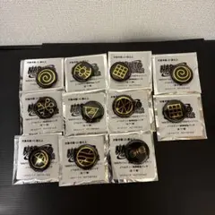 NARUTO-ナルト- 疾風伝 家紋 GiGO限定 缶バッジ コンプ 11種 - メルカリ