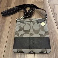 COACH モノグラムショルダーバッグ