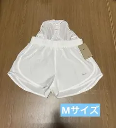 Nike ホワイト ショートパンツ　Mサイズ