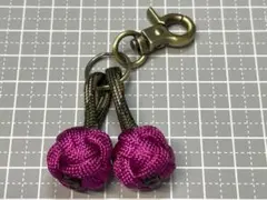 パラコードさくらんぼ◆キーホルダー◆ジッパータグ◆かばんのチャームにも◆紫色㉓