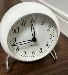 ARNE JACOBSEN ホワイト置時計