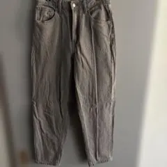 GU グレー ハイウエストマムジーンズ