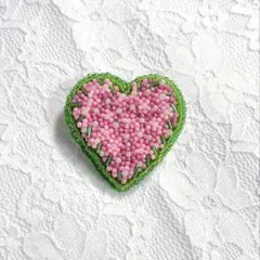 ビーズ刺繍 ブローチ ピンク×グリーン 花柄 春色 ハンドメイド