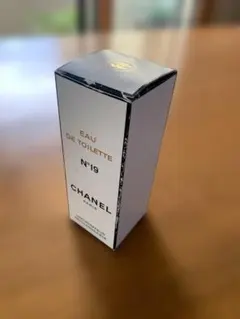 CHANEL Eau de Toilette N°19 100ml
