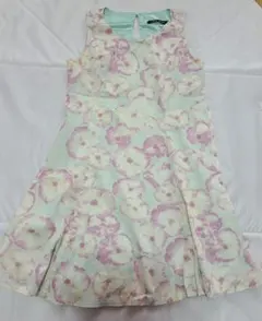 CECIL McBEE フラワープリント ノースリーブワンピース