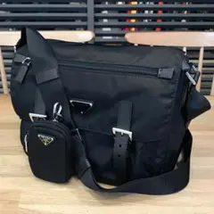 新品未使用 プラダ 現行 リナイロン ショルダーバッグ ブラック ポーチ付き 黒