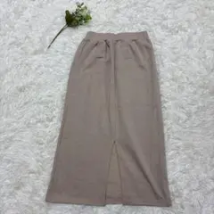 レディース　ベージュ　タイトスカート　ひざ丈スカート　スリット入り　春服