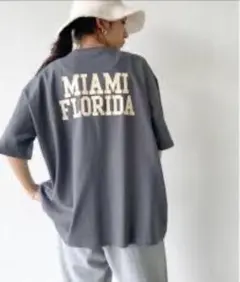 MIAMI FLORIDA ロゴプリント 半袖Tシャツ チャコールのサムネイル