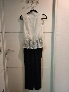 レースペプラムトップス付きパンツセットアップ