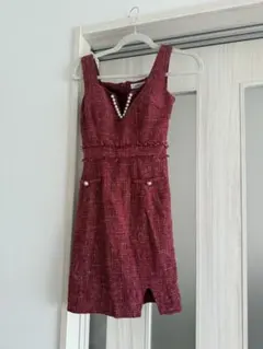 赤のビーズ装飾タイトドレス