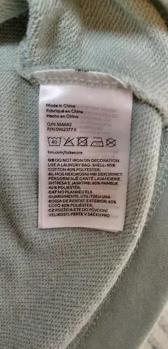 H&M レインボー スパンコール トレーナー