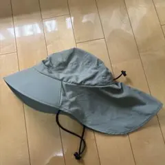 無印良品　風を通すちいさくまとまる　日除け付きハット　カーキグリーン　新品未着用のサムネイル
