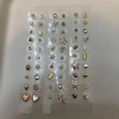 耳ツボジュエリー60粒 金アレ対応 - メルカリ