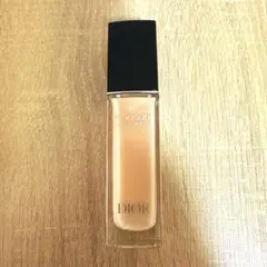 Dior スキンフォーエヴァースキンコレクトコンシーラー　0.5N