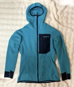 2026年最新】パタゴニア r3 リバーシブルの人気アイテム - メルカリ