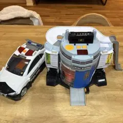 【セール】トミカ　ポリスステーション　ビッグに変形！デカパトロールカー　まとめ売