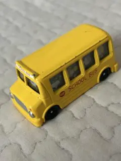 トミカ スヌーピー スクールバス