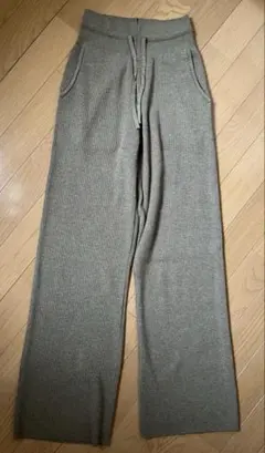 ウォッシャブルリブニットパンツ