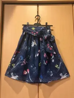 4/29までお値下‼︎tocco花柄フレアスカート ネイビー