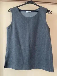 New Yorkerのグレーストライプトップス
