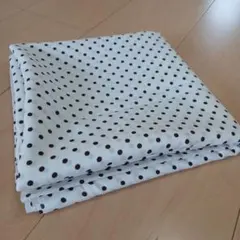 さらさらな触り心地の布　ドット