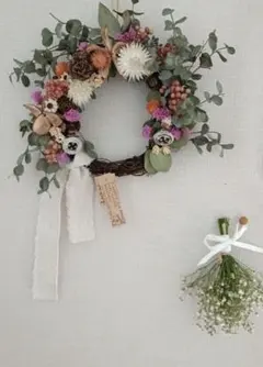 ドライフラワーリースとかすみ草のミニスワッグ付き（ドライフラワースワッグ、リース