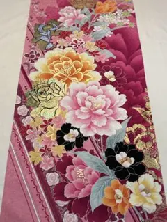 京友禅　はぎれ〈5720〉桜　バラ　金彩　ピンクラメ地模様　着物kimono