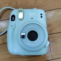 チェキ　インスタントカメラ　instax mini 11 水色 本体