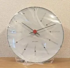 【新品未使用品】アルネ・ヤコブセン バンカーズ ホワイト21cm 楽天市場】アルネ ヤコブセン 時計 バンカーズ 21cm 壁掛け