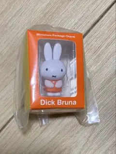 ミッフィー　ガチャ　ミニチュアパッケージ ミッフィー　フィギュア