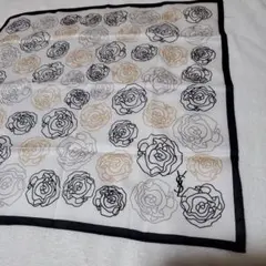 美品　大判　イブサンローラン　ハンカチーフ　白地