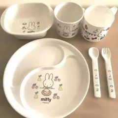 ミッフィー　ハローキティ　ベビー食器　6点セット