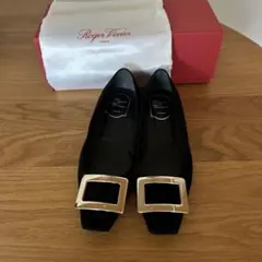 格安♡ 美品　Roger Vivier パンプス ブラックのサムネイル
