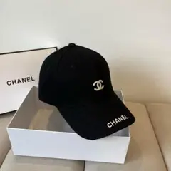 Chanel キャップ　帽子　水色　白　総柄　オランダ製　レディース Chanel キャップ 帽子 水色 白 総柄 オランダ製 レディース