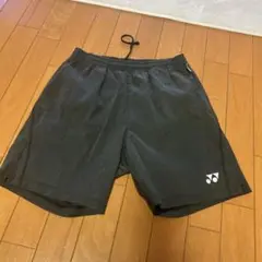 ヨネックス グレーショートパンツ
