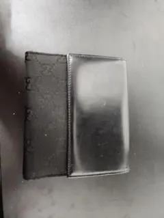 GUCCI　ブラック ロゴ入り 二つ折り財布