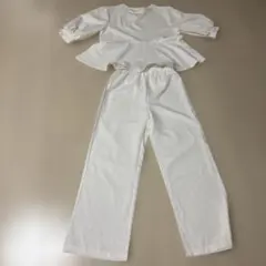 ホワイト ペプラムセットアップ