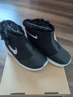 Nike キッズブーティ 黒 ファー付き