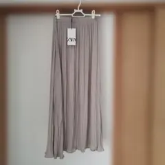 ☆新品☆ZARA☆プリーツロングスカート☆ベージュXS-Sのサムネイル