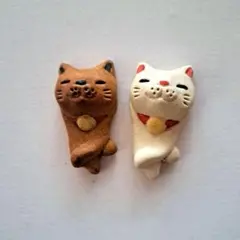 猫の形状の陶器箸置き 2色セット