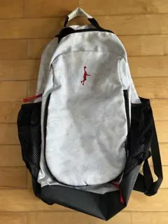 Item thumbnail for item e1a149cc-c5bb-4755-850a-d18191489041