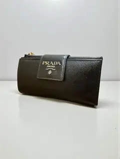 ＰＲＡＤＡ　プラダ　サフィアーノレザー　二つ折り財布