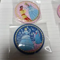 ディズニー刺繍缶バッジ　シンデレラ2個