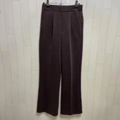 CLASSICAL ELF センタープレス マニッシュなカットフレアパンツ。