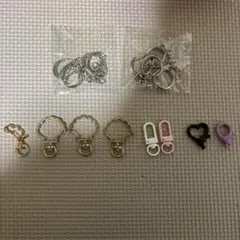 ストラップパーツ 8個とキーチェーン２袋