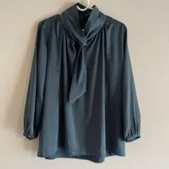 新品タグ付き　アルシーヴ　グリーンブラウス