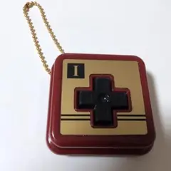 ファミリーコンピュータ　十字ボタンキーホルダー