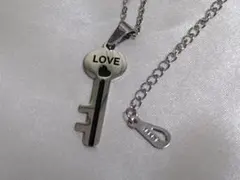 新品 鍵デザインのネックレス